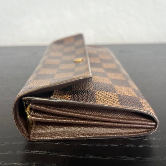 LV- Sarah Damier Wallet - Picture 2 of 8